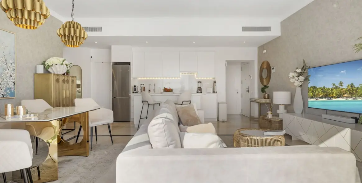 Sale of penthouse duplex in El Paraiso 10