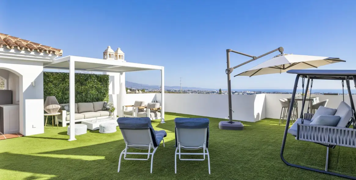 Sale of penthouse duplex in El Paraiso 39