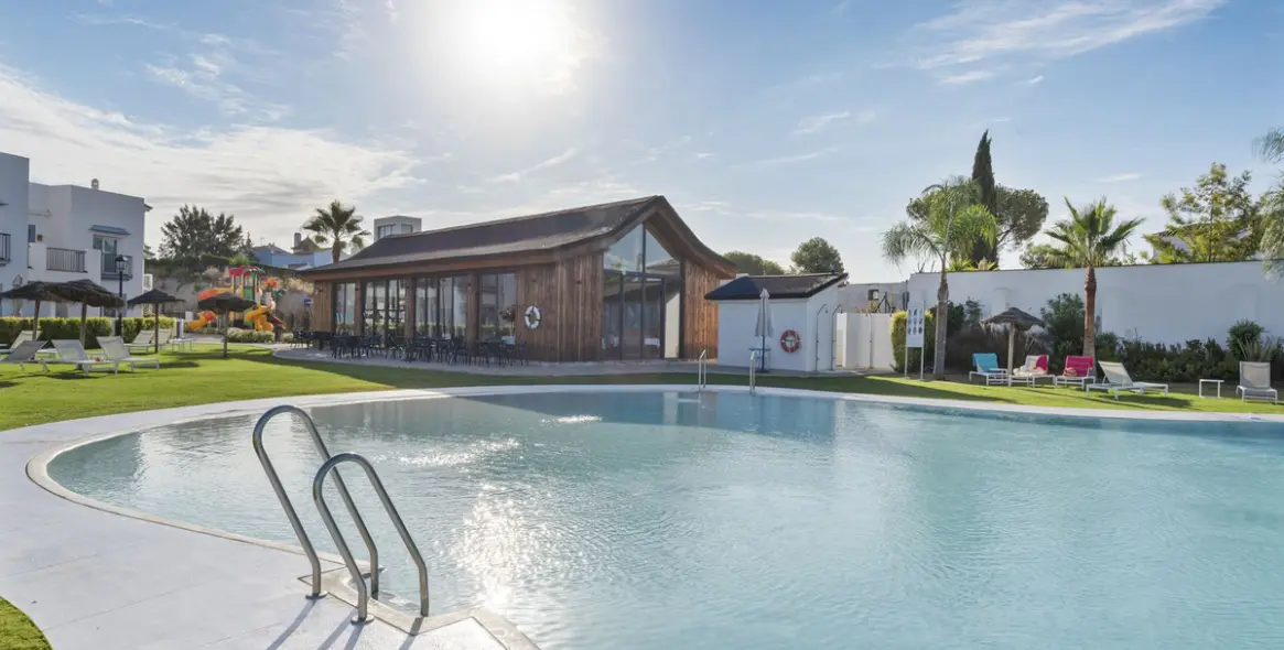 Sale of penthouse duplex in El Paraiso 48