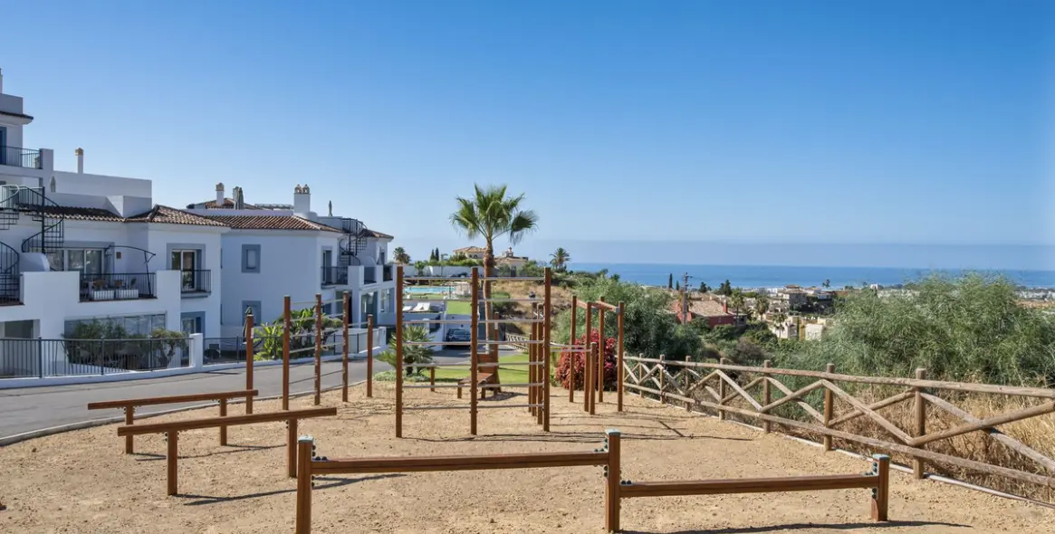 Sale of penthouse duplex in El Paraiso 59