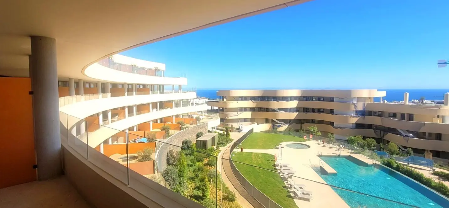 Venta de apartamento en planta media en Fuengirola 1