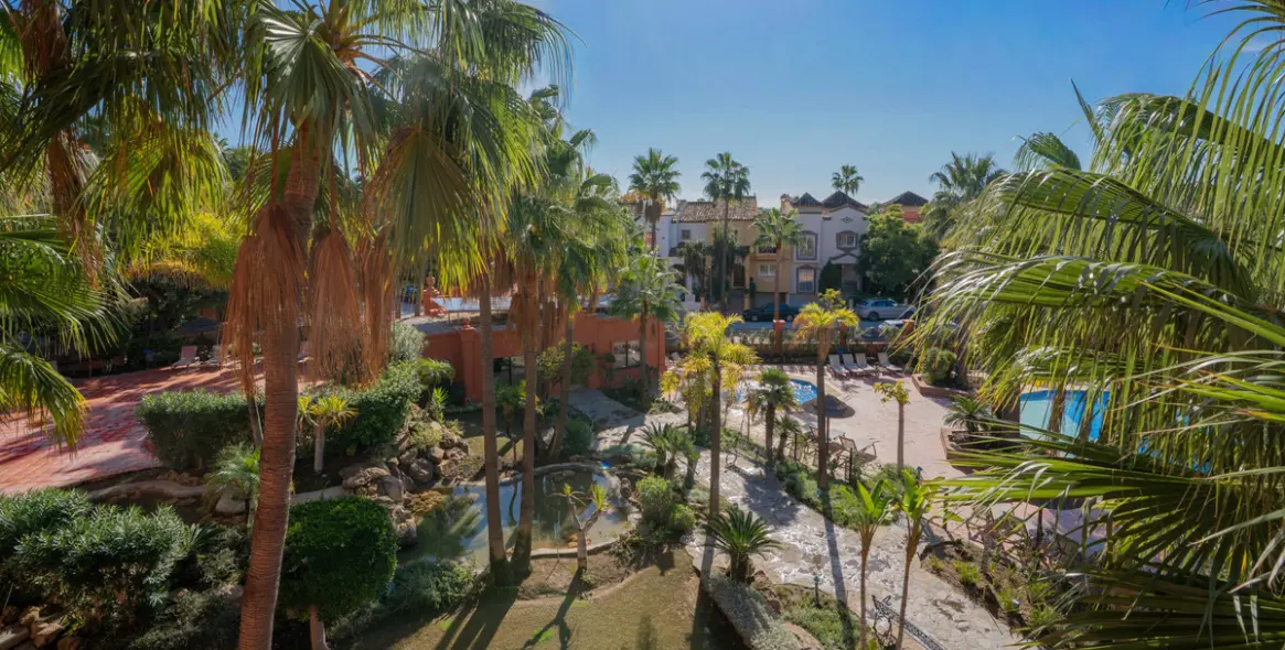 Sale of penthouse in Puerto Banús 11