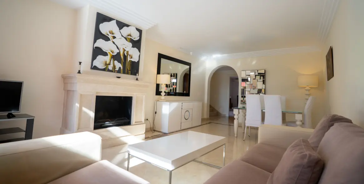 Sale of penthouse in Puerto Banús 12