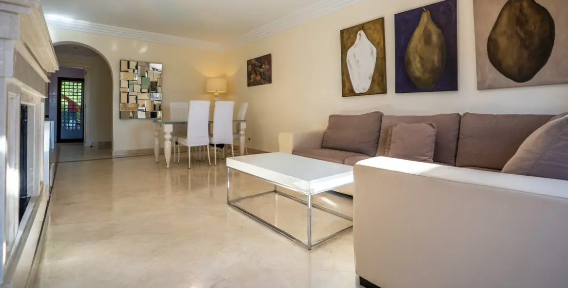 Sale of penthouse in Puerto Banús 13