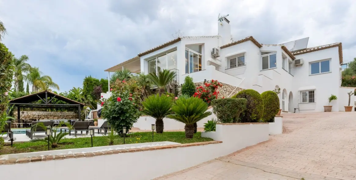 Sale of detached villa in Mijas Golf 7