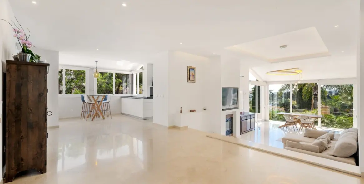 Sale of detached villa in Mijas Golf 8