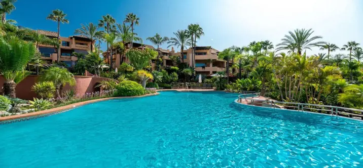 Venta de apartamento en planta baja en Sierra Blanca 0
