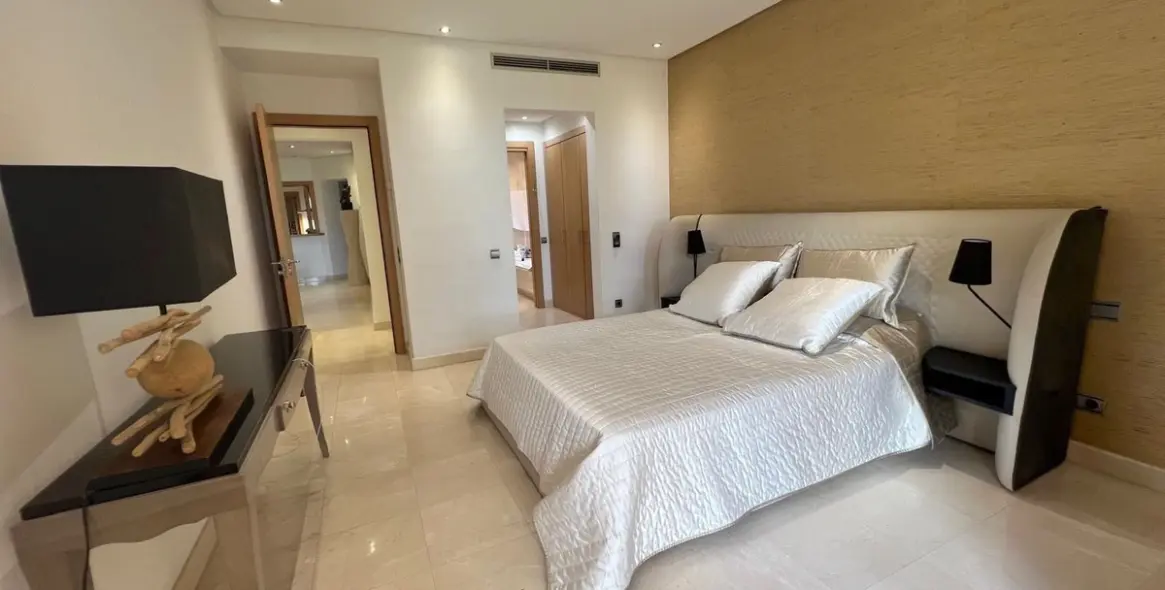 Sale of ground floor apartment in Sierra Blanca 16