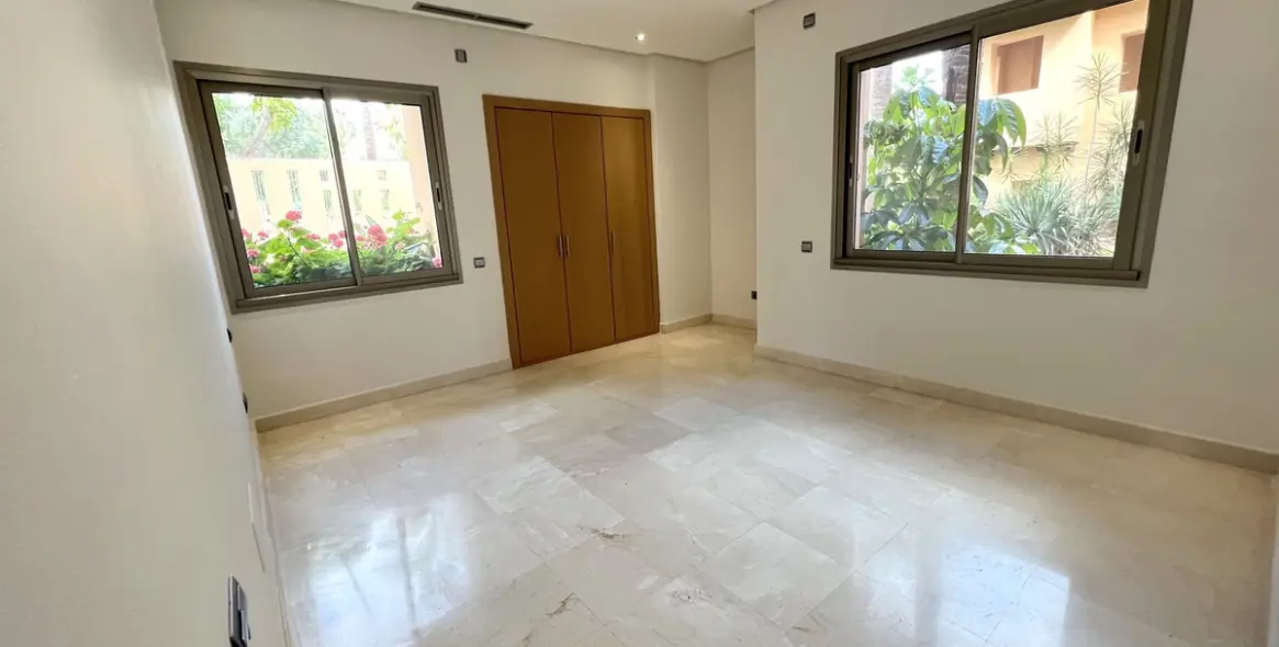 Sale of ground floor apartment in Sierra Blanca 17