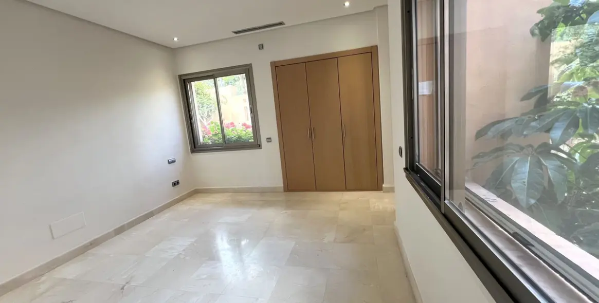Sale of ground floor apartment in Sierra Blanca 18