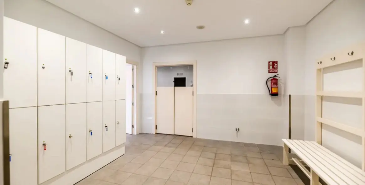 Sale of ground floor apartment in Sierra Blanca 29