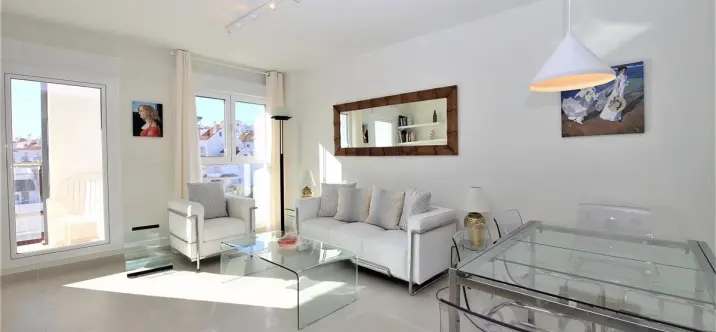 Краткосрочная аренда апартаментов на среднем этаже в Estepona 1