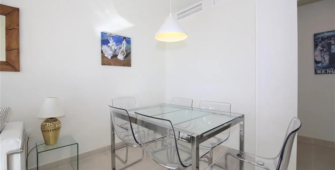 Short-term rent of middle floor apartment in Estepona 6