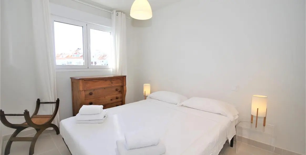 Short-term rent of middle floor apartment in Estepona 7