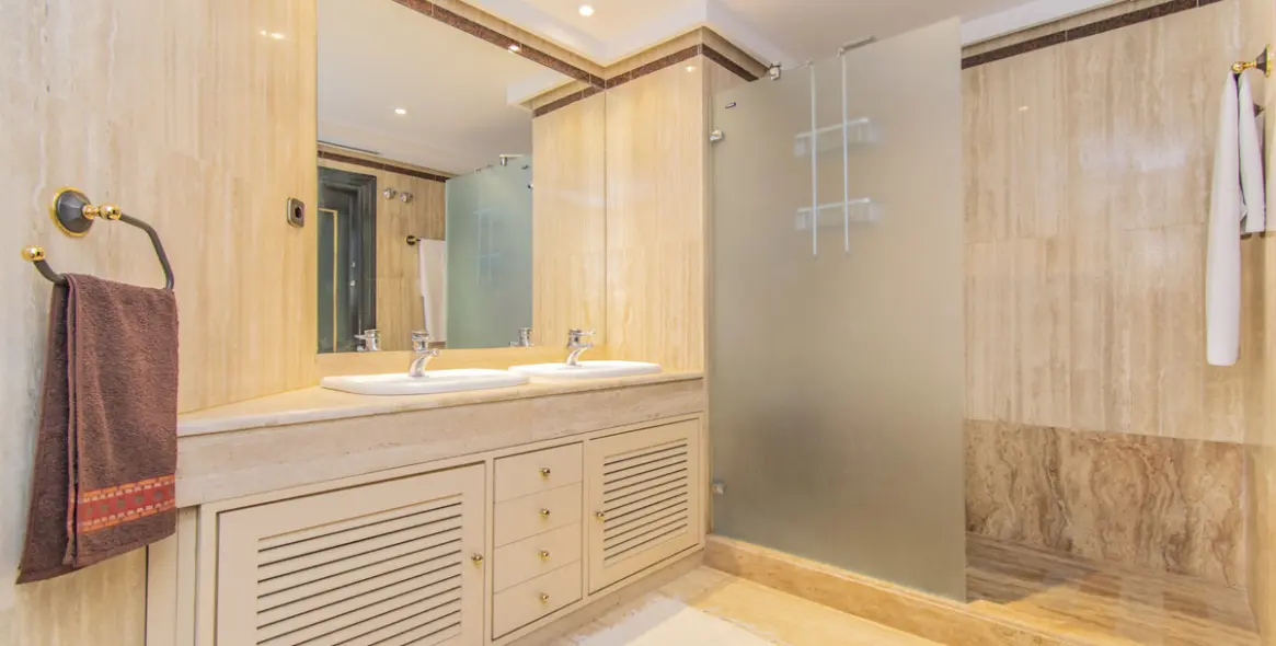 Long-term rent of middle floor apartment in Marbella 20