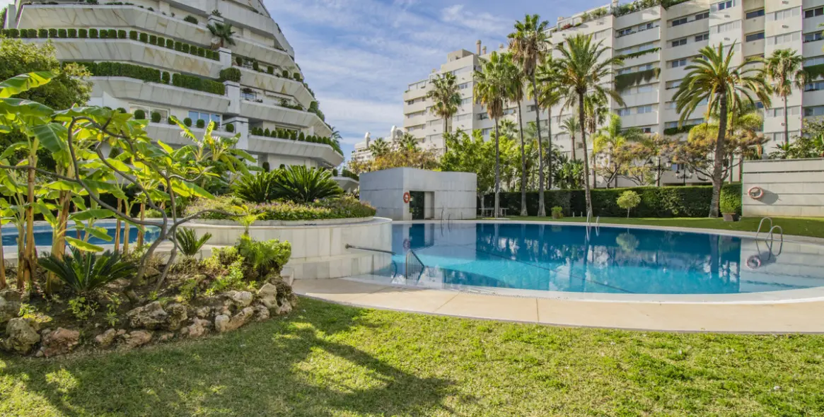 Долгосрочная аренда апартаментов на среднем этаже в Marbella 32