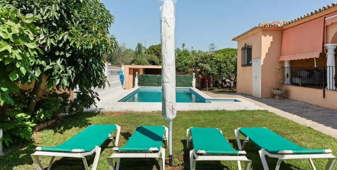 Долгосрочная аренда  отдельно стоящей виллы в Elviria 2