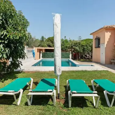 Долгосрочная аренда  отдельно стоящей виллы в Elviria