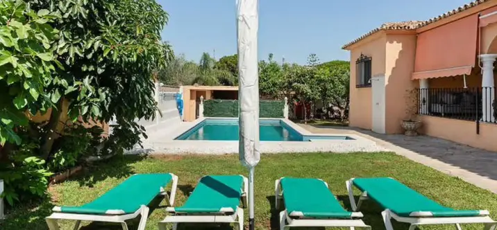 Долгосрочная аренда  отдельно стоящей виллы в Elviria 1