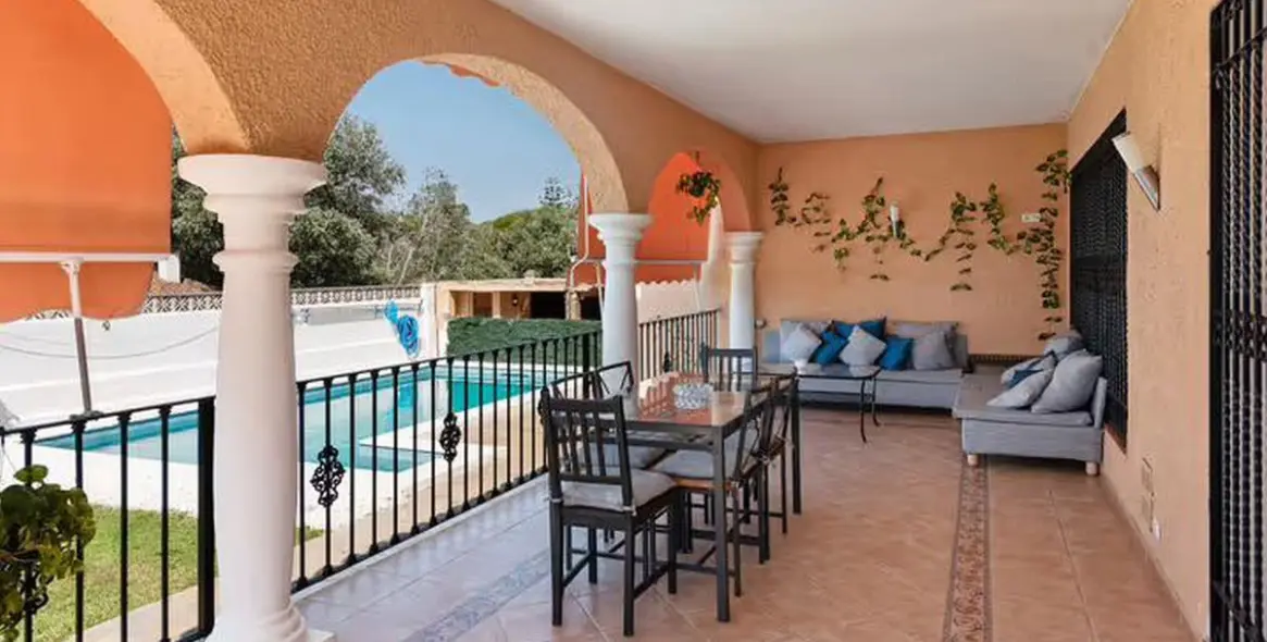 Долгосрочная аренда  отдельно стоящей виллы в Elviria 11