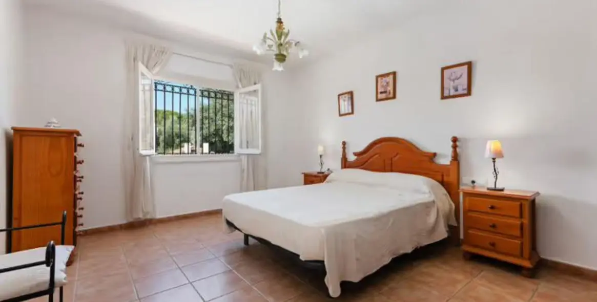 Долгосрочная аренда  отдельно стоящей виллы в Elviria 16