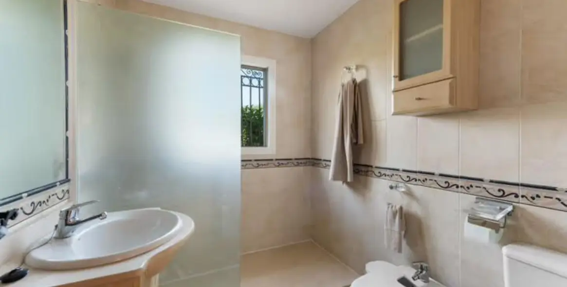 Долгосрочная аренда  отдельно стоящей виллы в Elviria 17