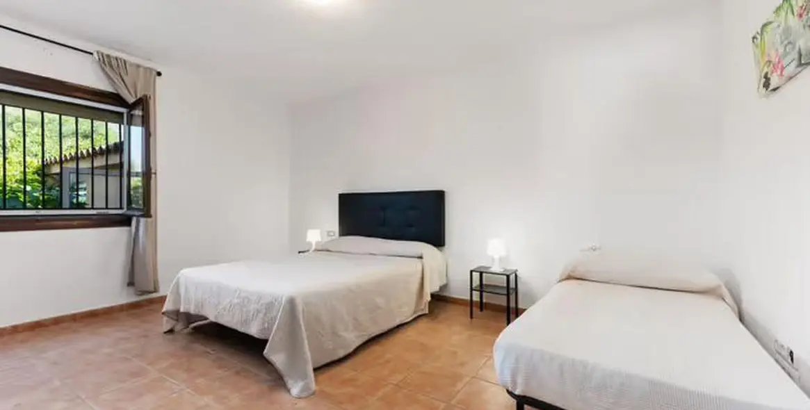 Долгосрочная аренда  отдельно стоящей виллы в Elviria 18