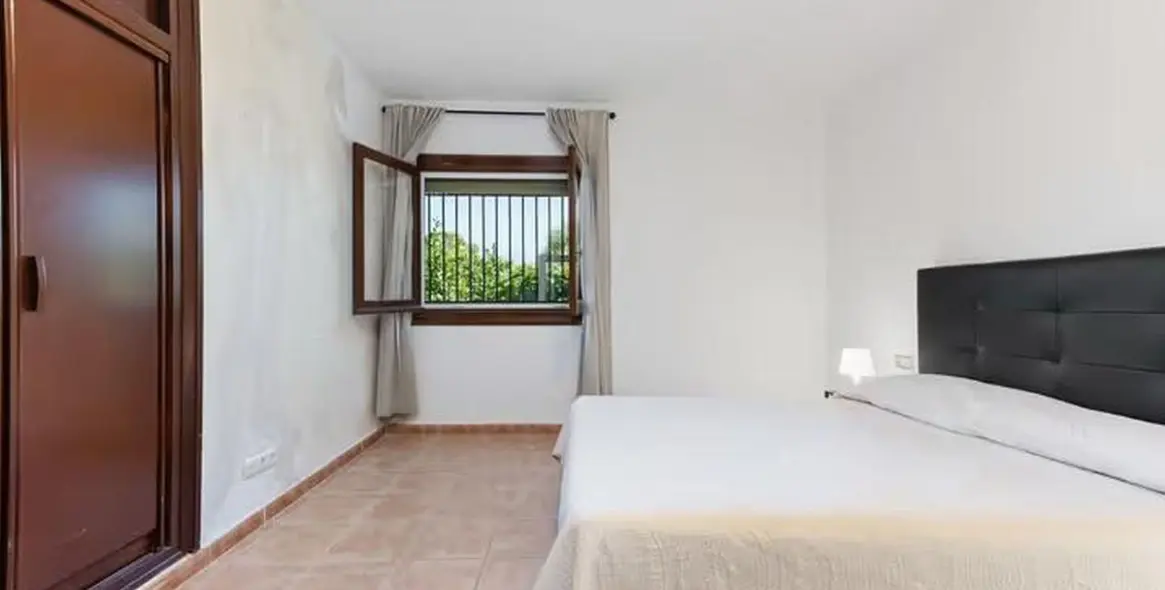 Долгосрочная аренда  отдельно стоящей виллы в Elviria 20