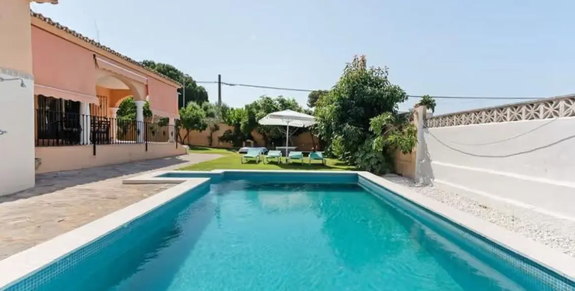 Долгосрочная аренда  отдельно стоящей виллы в Elviria 28