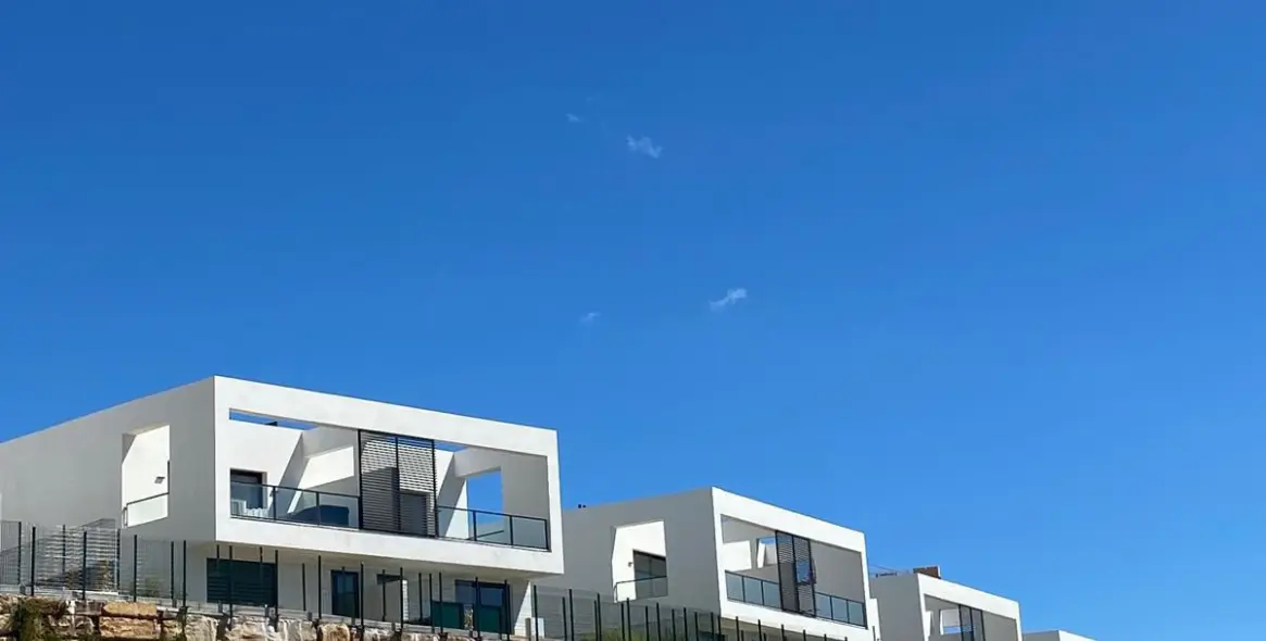 Краткосрочная аренда дома на две семьи в Riviera del Sol 1