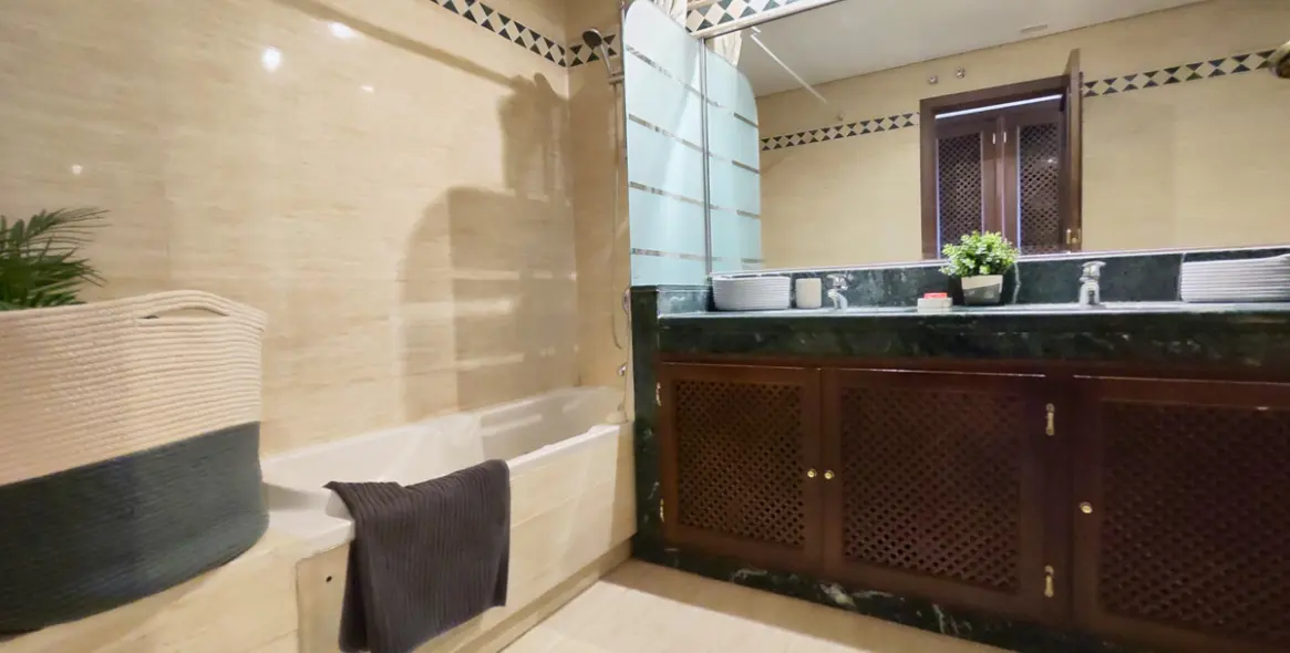 Sale of ground floor apartment in Marbella 9