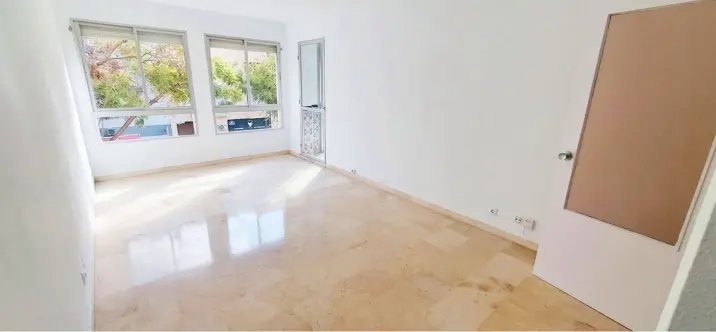 Sale of middle floor apartment in Fuengirola 2