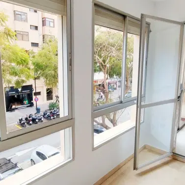 Sale of middle floor apartment in Fuengirola