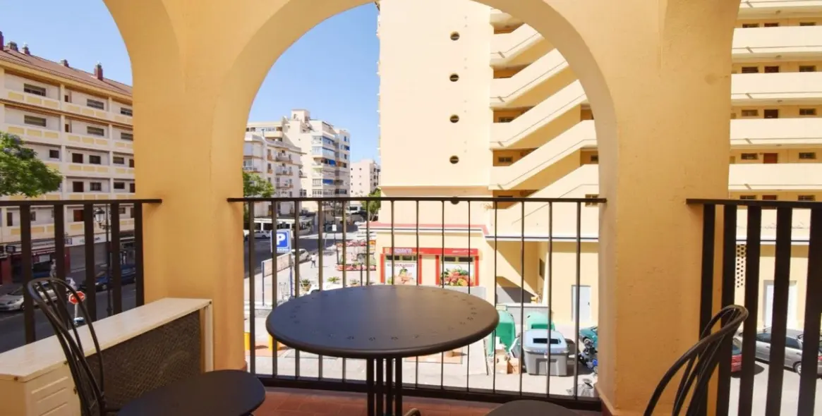 Sale of middle floor apartment in Fuengirola 16
