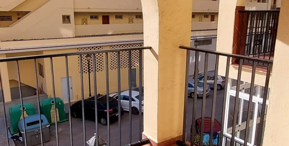 Sale of middle floor apartment in Fuengirola 17