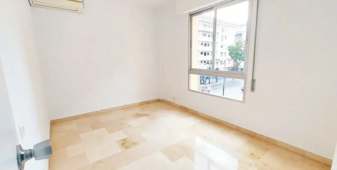 Sale of middle floor apartment in Fuengirola 18