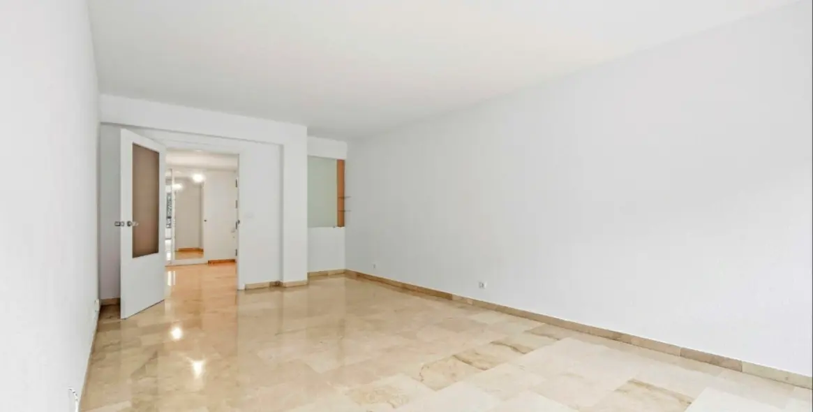 Venta de apartamento en planta media en Fuengirola 3