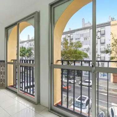 Sale of middle floor apartment in Fuengirola