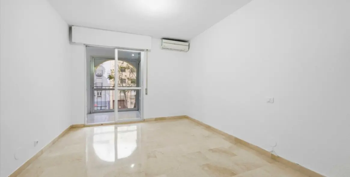 Venta de apartamento en planta media en Fuengirola 13