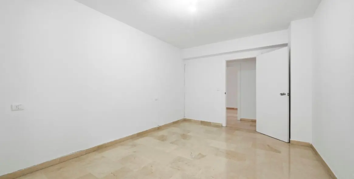 Venta de apartamento en planta media en Fuengirola 14
