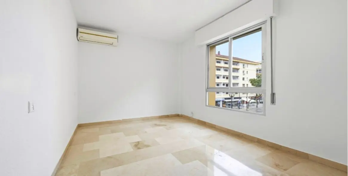 Venta de apartamento en planta media en Fuengirola 17