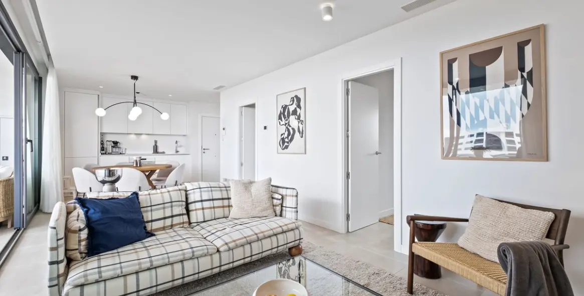 Sale of middle floor apartment in Fuengirola 4