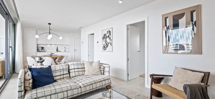 Sale of middle floor apartment in Fuengirola 3