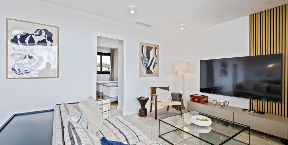 Sale of middle floor apartment in Fuengirola 6