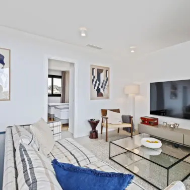 Sale of middle floor apartment in Fuengirola