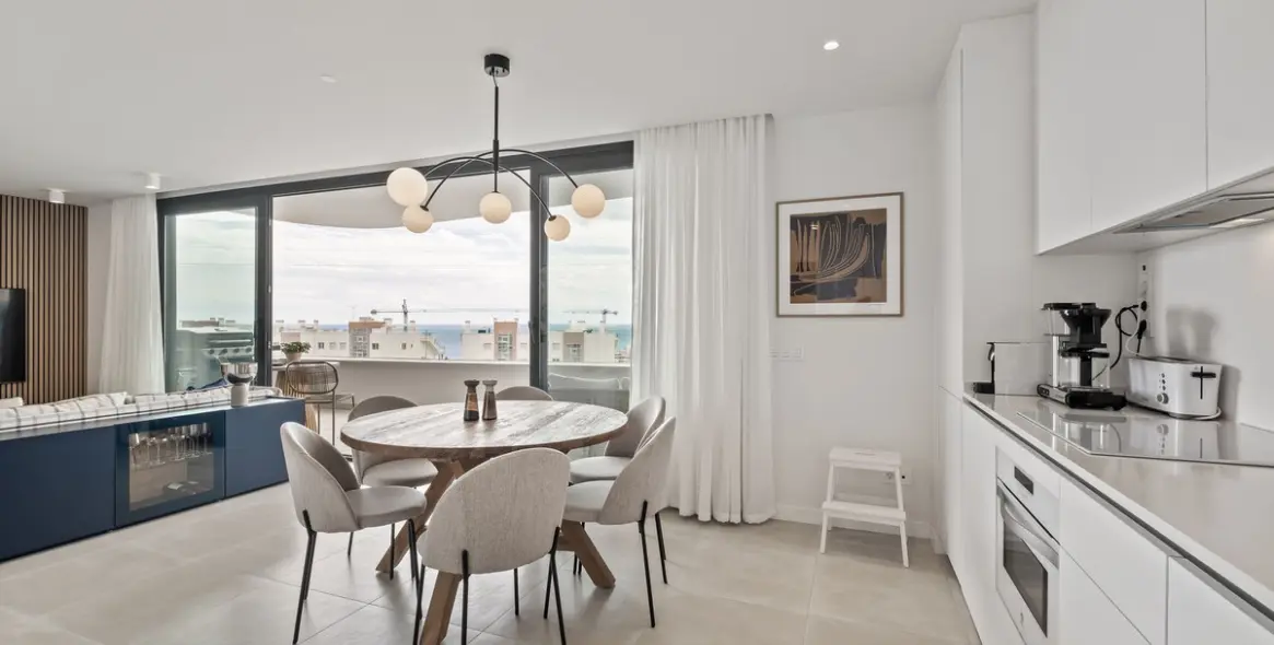 Sale of middle floor apartment in Fuengirola 7