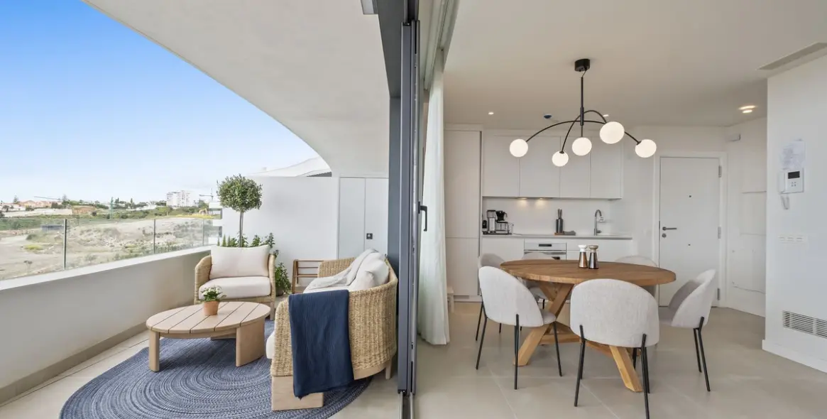 Sale of middle floor apartment in Fuengirola 10