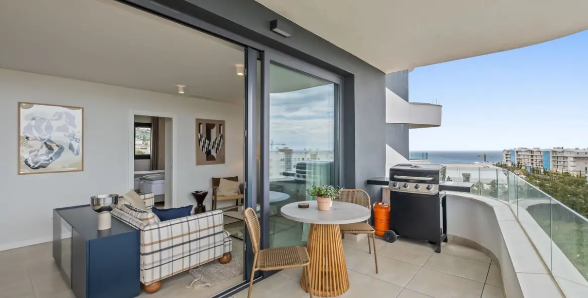 Sale of middle floor apartment in Fuengirola 11