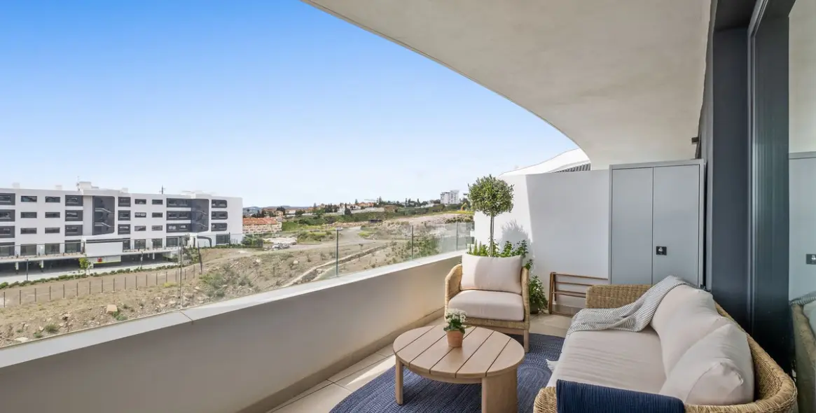 Sale of middle floor apartment in Fuengirola 14