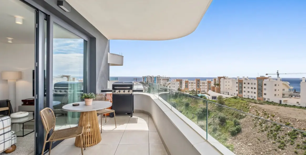 Sale of middle floor apartment in Fuengirola 15